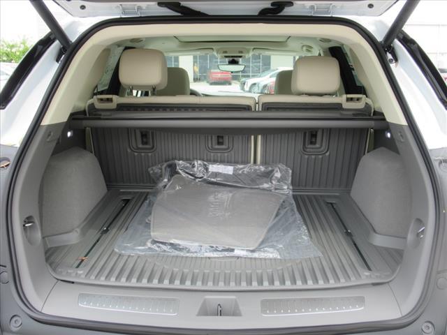 Photo of 2025 White Cadillac XT5