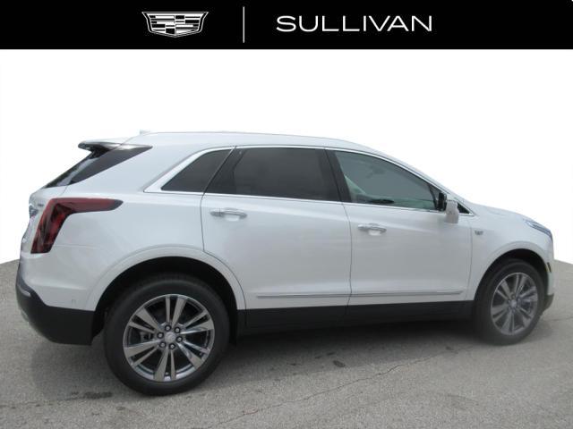 Photo of 2025 White Cadillac XT5