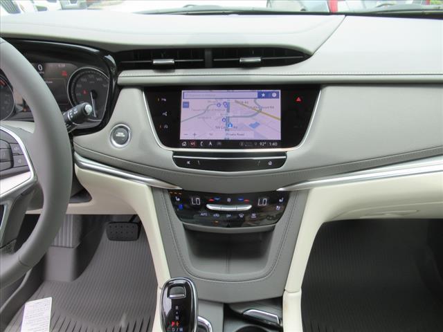 Photo of 2025 White Cadillac XT5