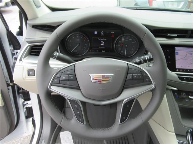 Photo of 2025 White Cadillac XT5