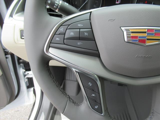 Photo of 2025 White Cadillac XT5