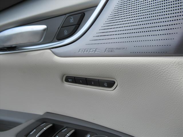 Photo of 2025 White Cadillac XT5