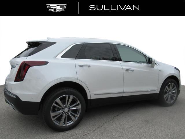Photo of 2025 Crystal White Cadillac XT5