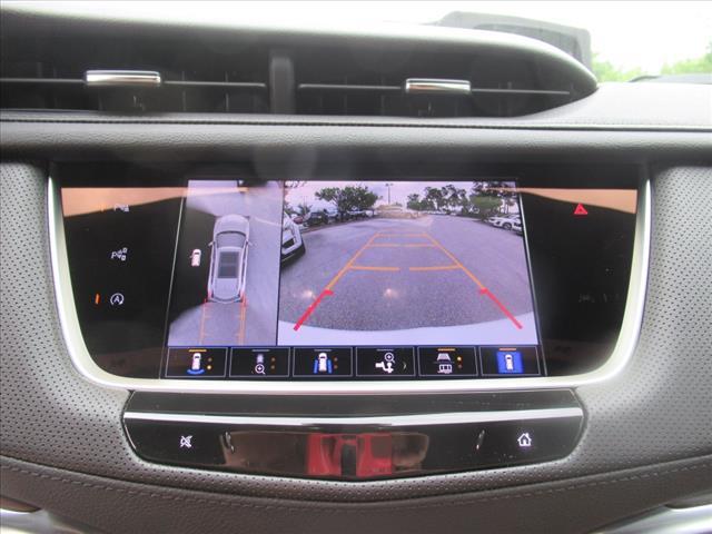 Photo of 2025 Crystal White Cadillac XT5