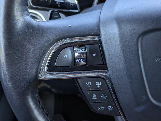Photo of 2023 WHITE Lincoln Navigator