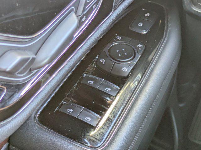Photo of 2023 WHITE Lincoln Navigator