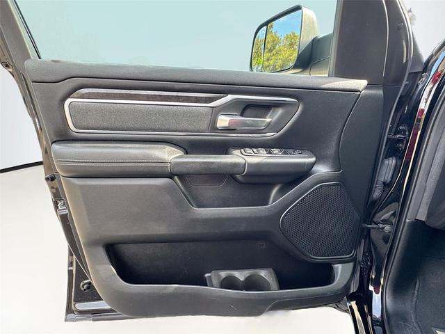 Photo of 2019 Diamond Black Crystal Pearlcoat RAM 1500