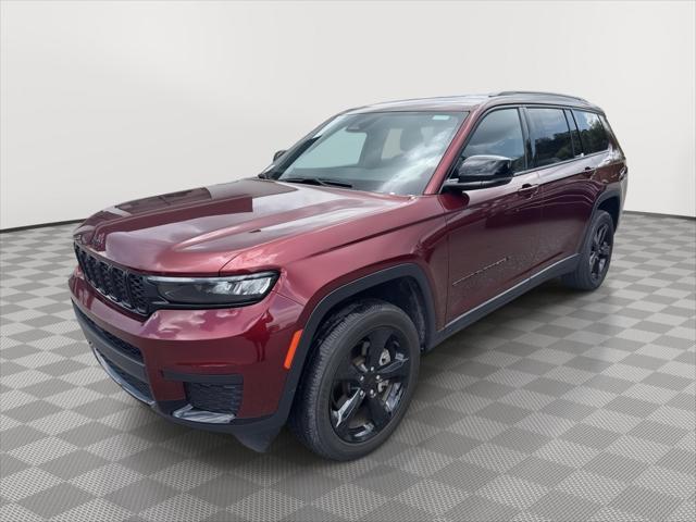 Photo of 2023 Velvet Red Pearlcoat Jeep Grand Cherokee L