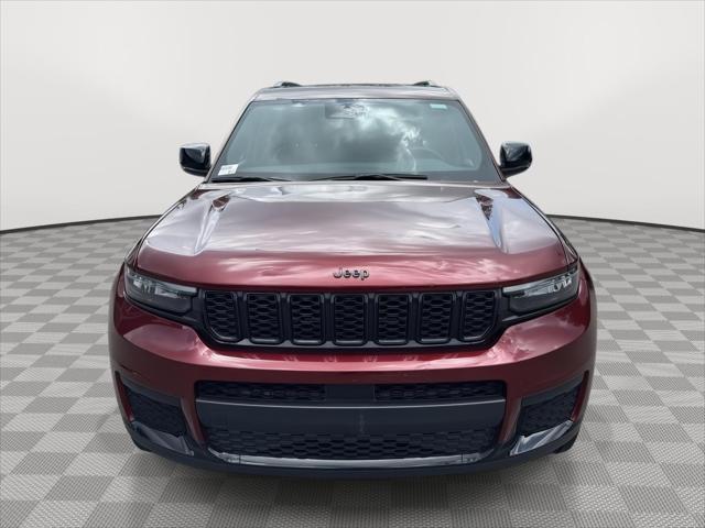 Photo of 2023 Velvet Red Pearlcoat Jeep Grand Cherokee L