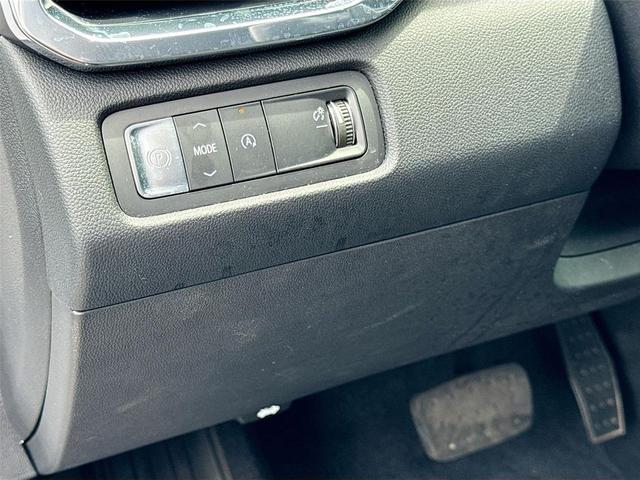 Photo of 2025 Summit White GMC Acadia