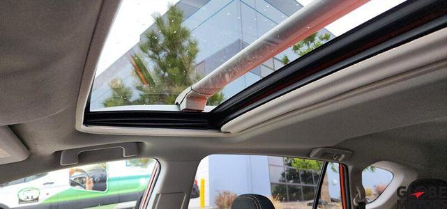 Photo of 2015 Hot Lava Toyota RAV4