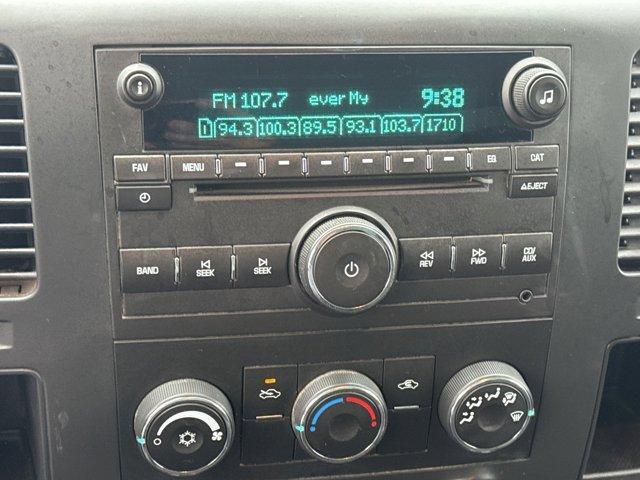 Photo of 2011 Summit White Chevrolet Silverado 1500