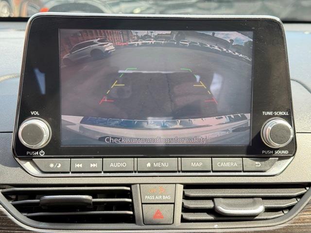 Photo of 2022 White Nissan Altima