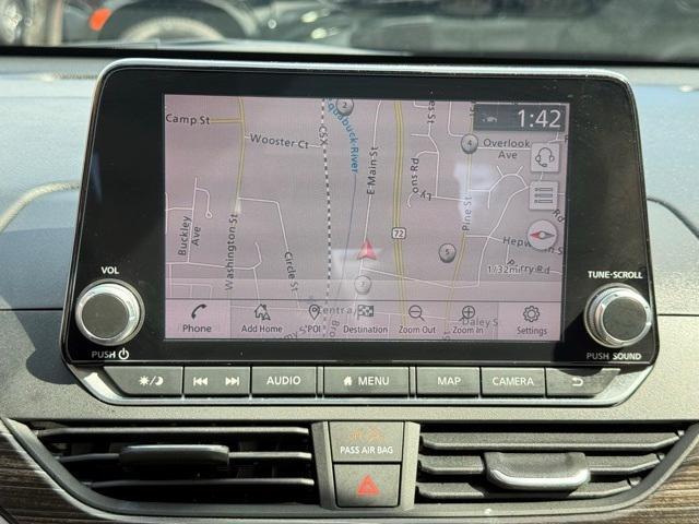 Photo of 2022 White Nissan Altima