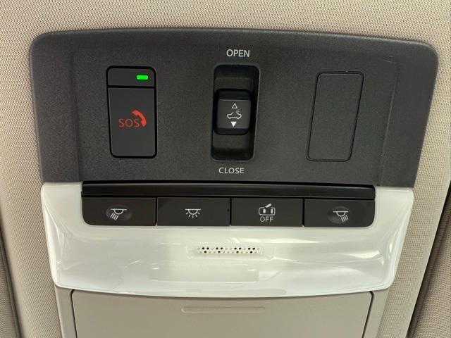 Photo of 2022 White Nissan Altima