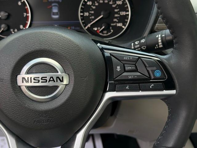 Photo of 2022 White Nissan Altima