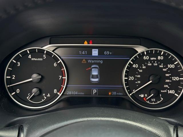 Photo of 2022 White Nissan Altima