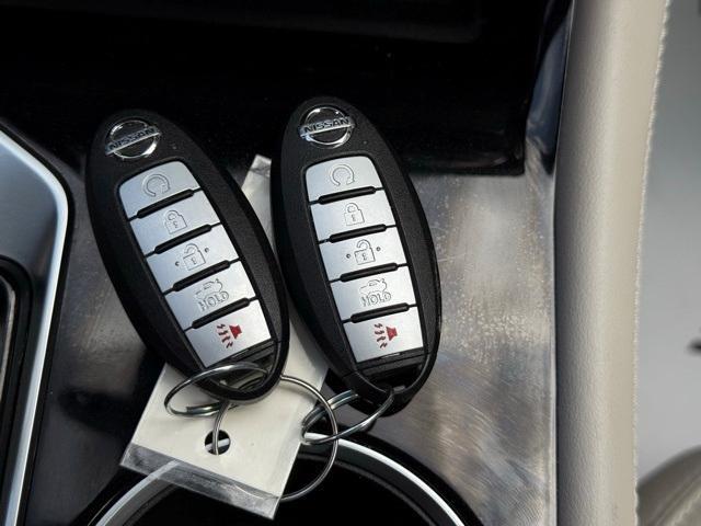 Photo of 2022 White Nissan Altima