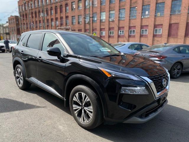 Photo of 2022 Black Nissan Rogue