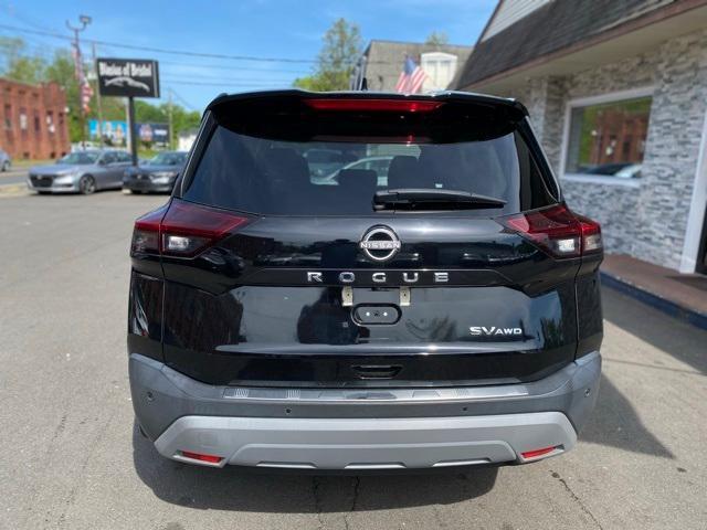 Photo of 2022 Black Nissan Rogue