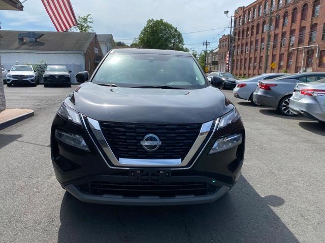 Photo of 2022 Black Nissan Rogue