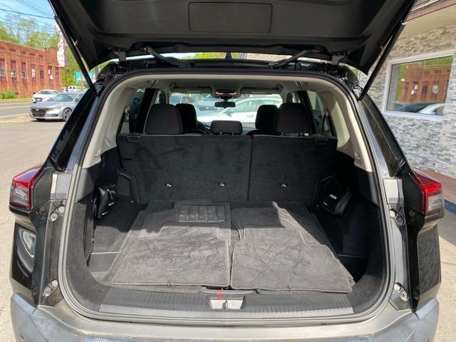 Photo of 2022 Black Nissan Rogue
