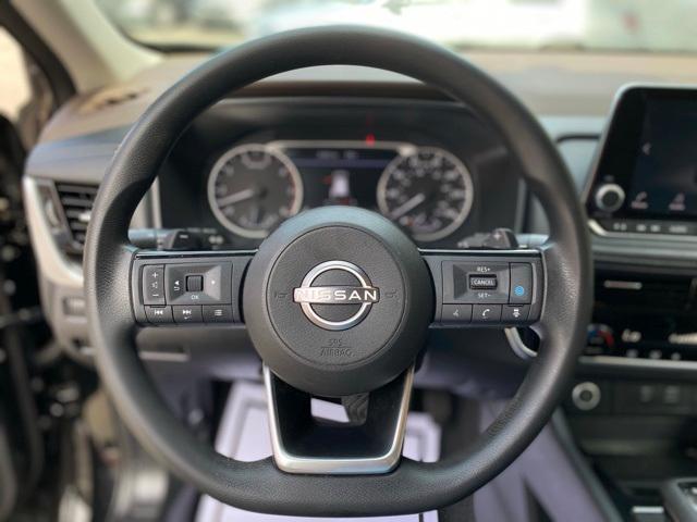 Photo of 2022 Black Nissan Rogue