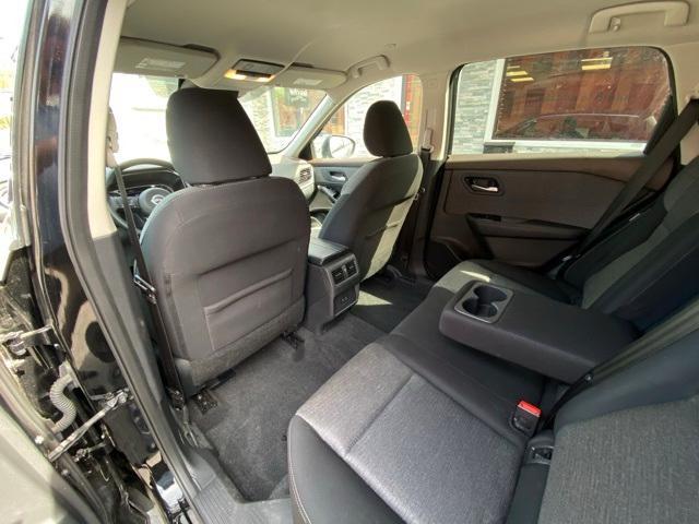 Photo of 2022 Black Nissan Rogue