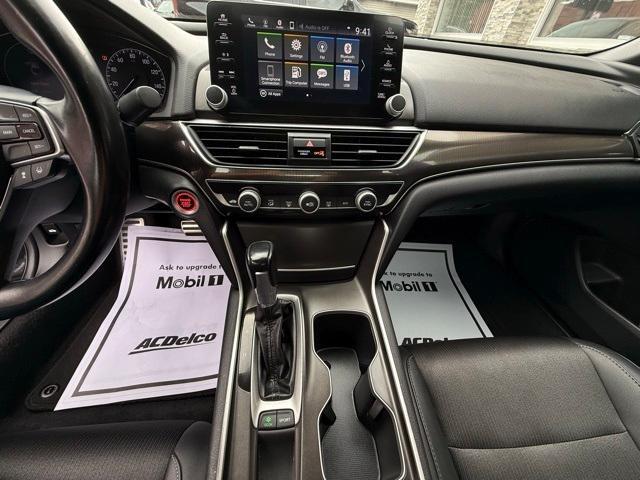 Photo of 2020 Lunar Silver Metallic Honda Accord