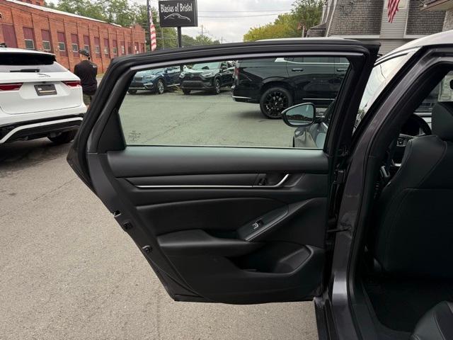 Photo of 2020 Lunar Silver Metallic Honda Accord