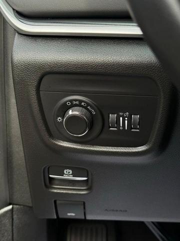Photo of 2022 Metallic Jeep Grand Cherokee