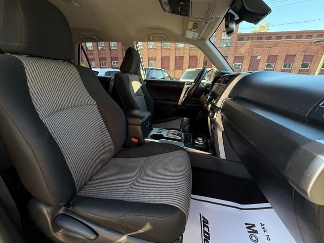Photo of 2022 White Toyota 4Runner