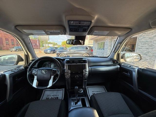 Photo of 2022 White Toyota 4Runner