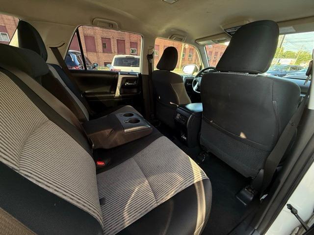 Photo of 2022 White Toyota 4Runner
