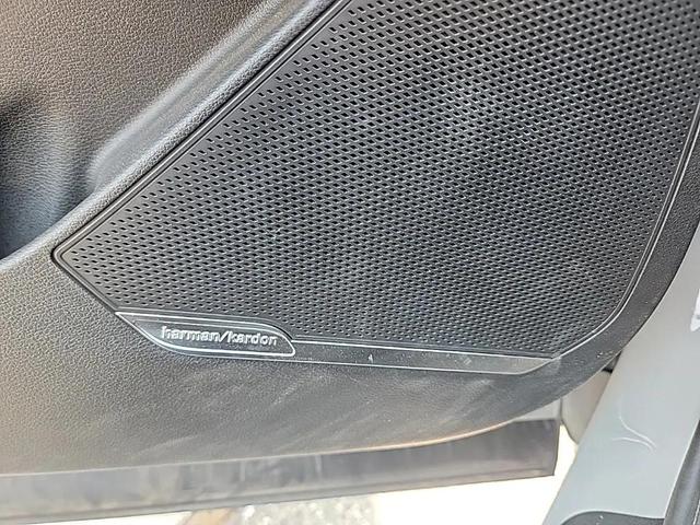 Photo of 2024 Wolf Gray/Ebony Black Roof Kia Sportage
