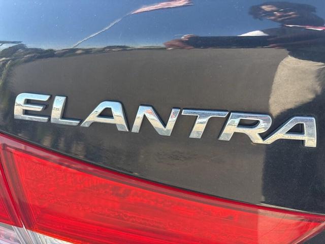 Photo of 2012 Black Noir Pearl Mica Hyundai ELANTRA