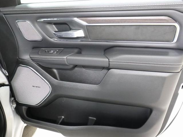 Photo of 2026 Ivory White Tri-Coat Pearlcoat RAM 1500