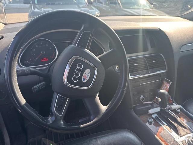 Photo of 2010 Ice Silver Audi Q7