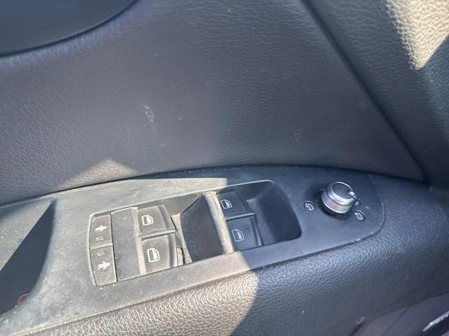Photo of 2010 Ice Silver Audi Q7