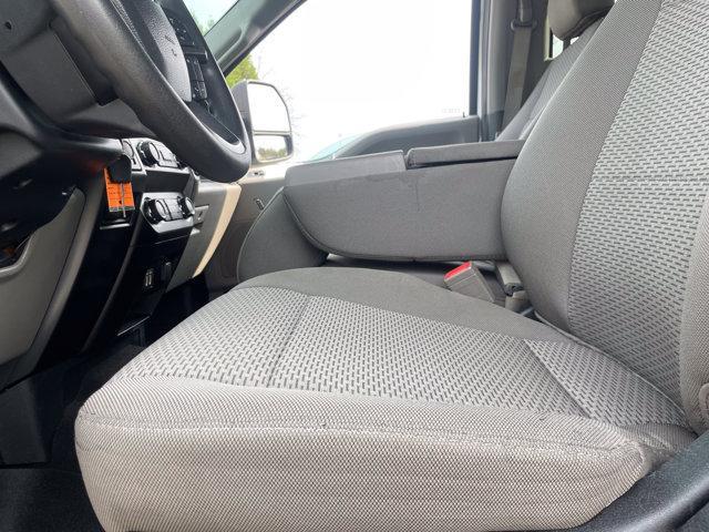 Photo of 2019 Oxford White Ford F-350
