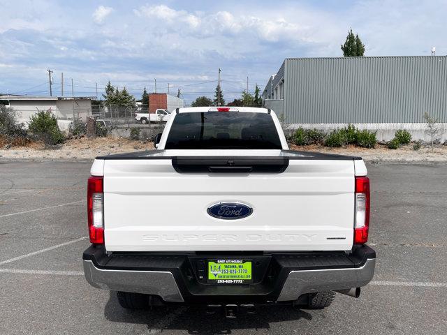 Photo of 2019 Oxford White Ford F-350
