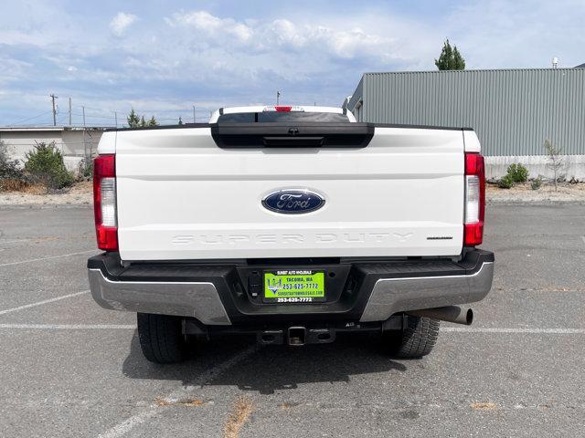 Photo of 2019 Oxford White Ford F-350
