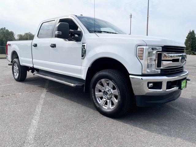 Photo of 2019 Oxford White Ford F-350