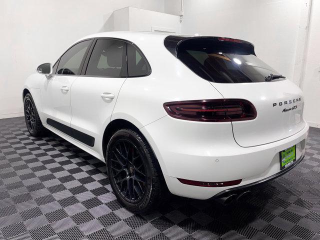 Photo of 2017 White Porsche Macan