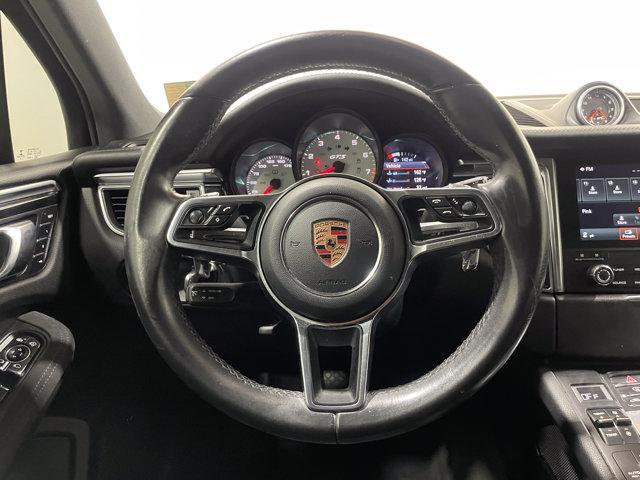 Photo of 2017 White Porsche Macan