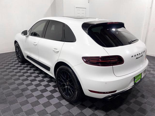 Photo of 2017 White Porsche Macan
