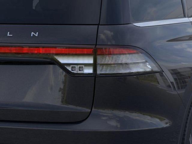 Photo of 2025 Infinite Black Metallic Lincoln Aviator