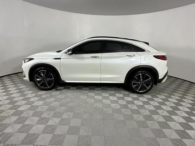 Photo of 2023 Majestic White INFINITI QX55