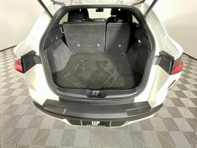 Photo of 2023 Majestic White INFINITI QX55