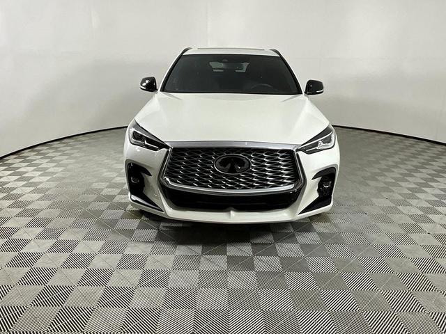 Photo of 2023 Majestic White INFINITI QX55